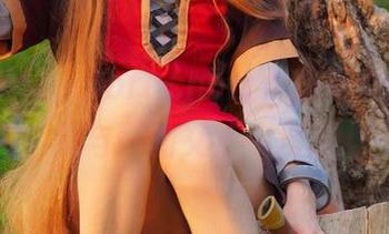 全新Sally Dorasnow女孩写真集：在光与影的交汇中漫游